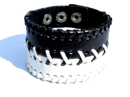 Läderarmband black & white flätat