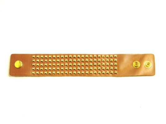 Leather bracelet with pyramid studs - 5 row